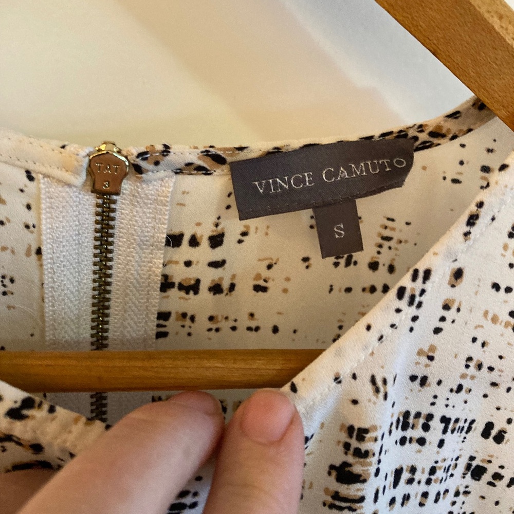 Vince Camuto Gold, White and Black Dressy Blouse Sz S - Picture 4 of 6
